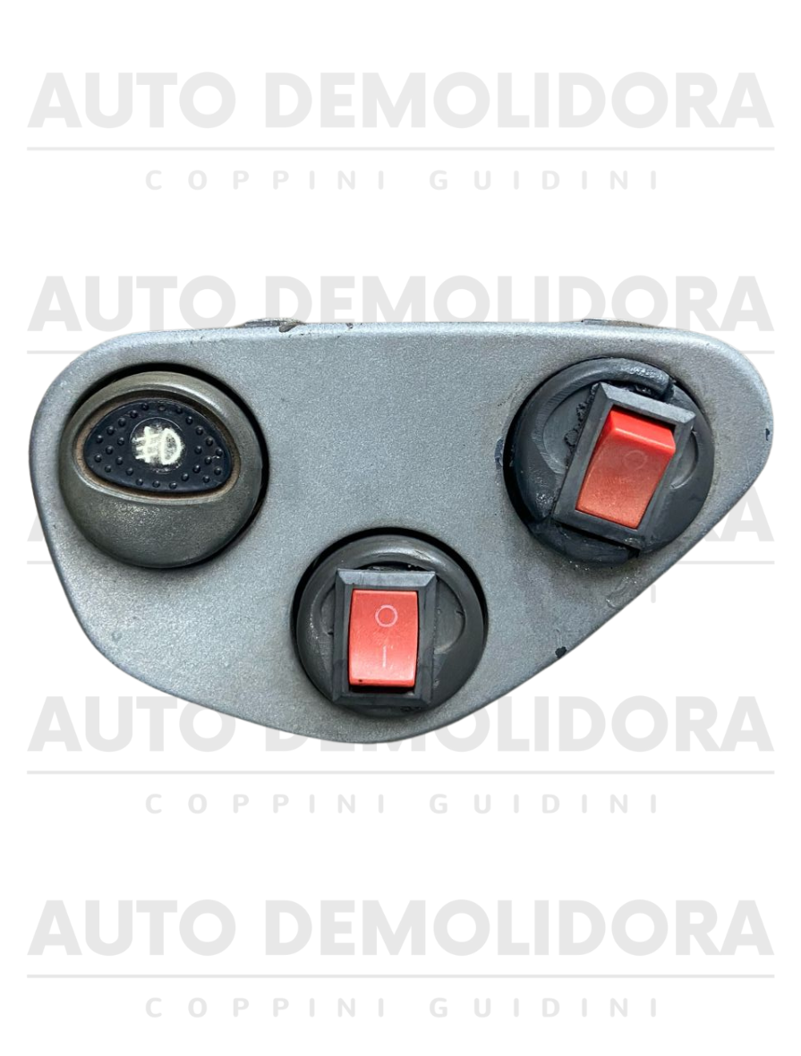 Moldura e Botoes do Painel Iveco Stralis 440 ano 2011